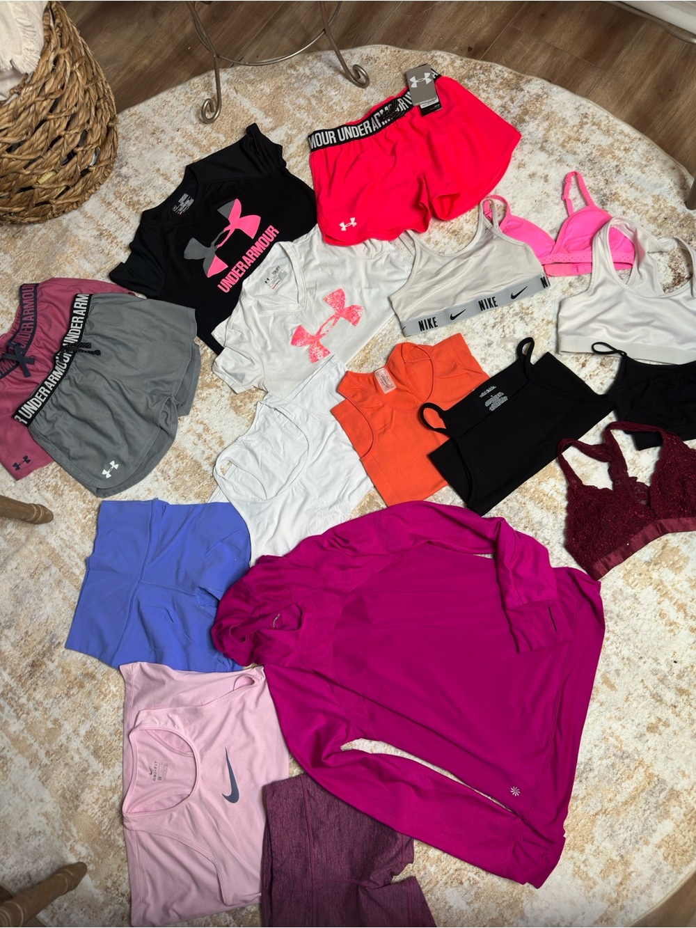 Bundle Under Armour Women's Hot Pink Athletic Shorts  16 pieces- size 8/10kids
